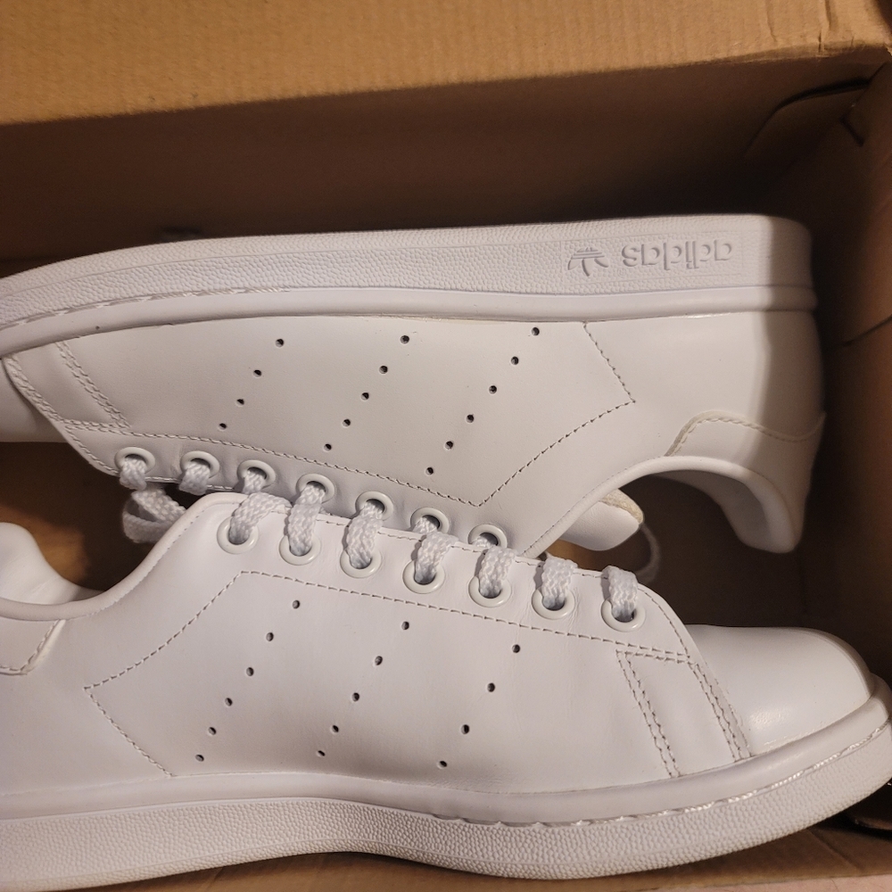 Adidas size 6 Stan smith